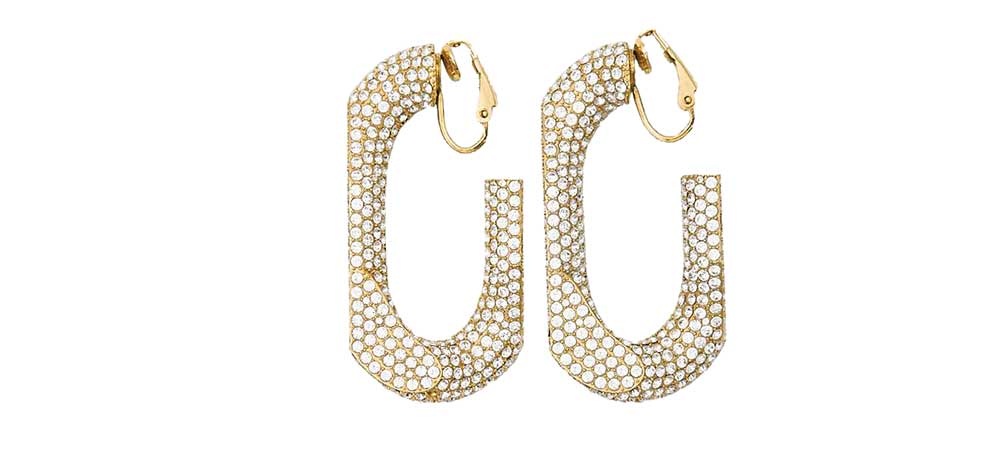 These gold-plated hoop earrings with applied pave crystals are the perfect look for evenings.